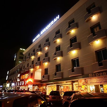 Hotel Anugerah Palembang Bagian luar foto