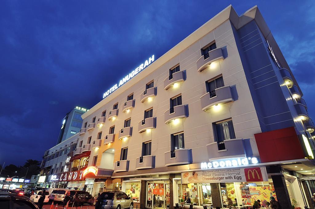 Hotel Anugerah Palembang Bagian luar foto